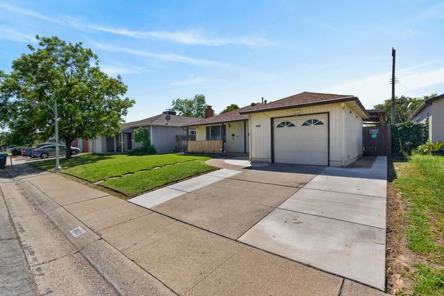 4960 Bradford Dr, Sacramento, CA 95820