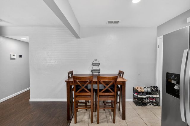 4960 Bradford Dr, Sacramento, CA 95820