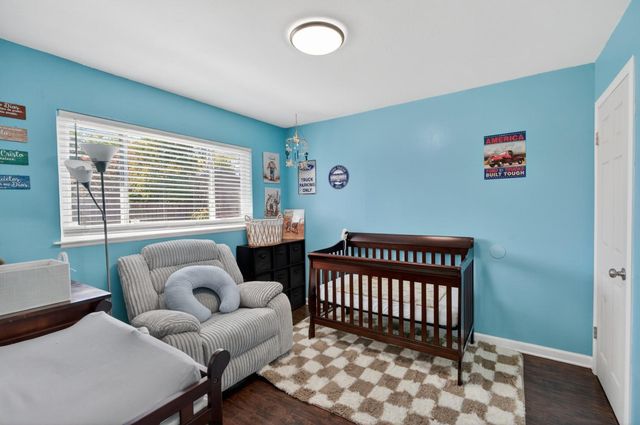 4960 Bradford Dr, Sacramento, CA 95820