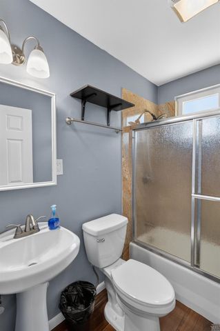 4960 Bradford Dr, Sacramento, CA 95820