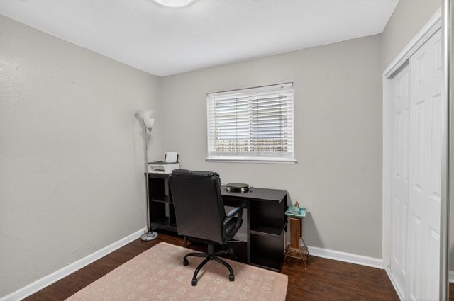 4960 Bradford Dr, Sacramento, CA 95820