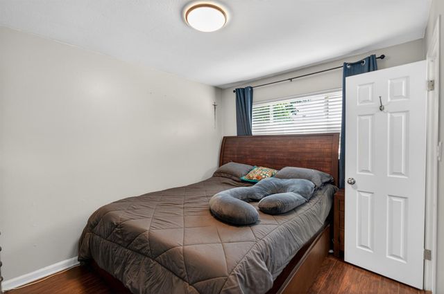 4960 Bradford Dr, Sacramento, CA 95820