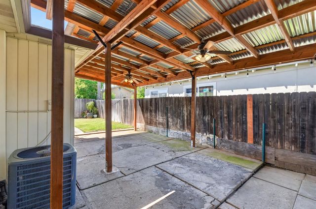 4960 Bradford Dr, Sacramento, CA 95820