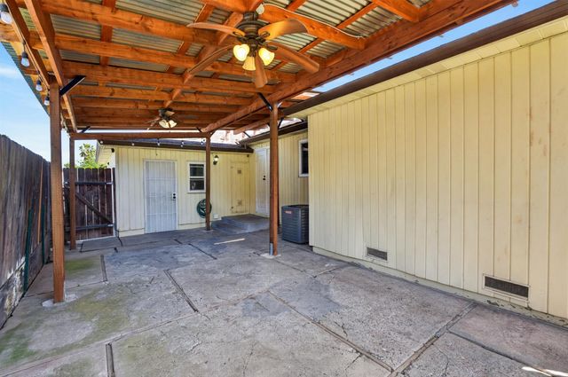 4960 Bradford Dr, Sacramento, CA 95820