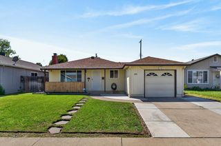 4960 Bradford Dr, Sacramento, CA 95820