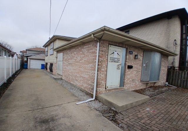 6704 W Forest Preserve Drive, Harwood Heights, IL 60706