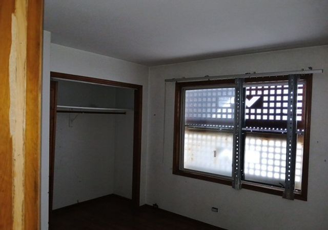 6704 W Forest Preserve Drive, Harwood Heights, IL 60706