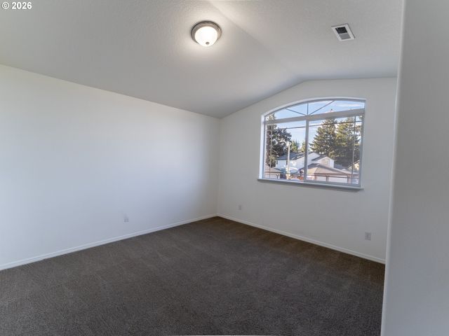 19012 PAULSEN Dr, Oregon City, OR 97045