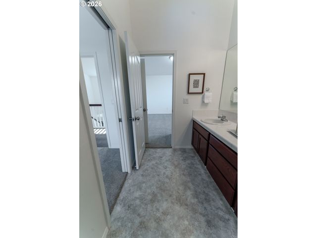 19012 PAULSEN Dr, Oregon City, OR 97045