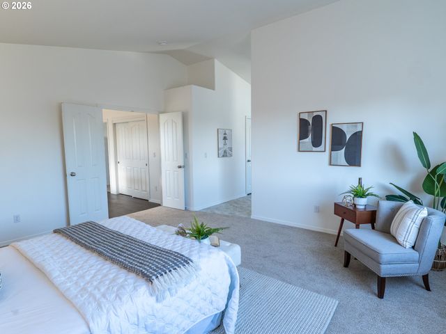 19012 PAULSEN Dr, Oregon City, OR 97045