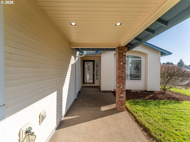 19012 PAULSEN Dr, Oregon City, OR 97045