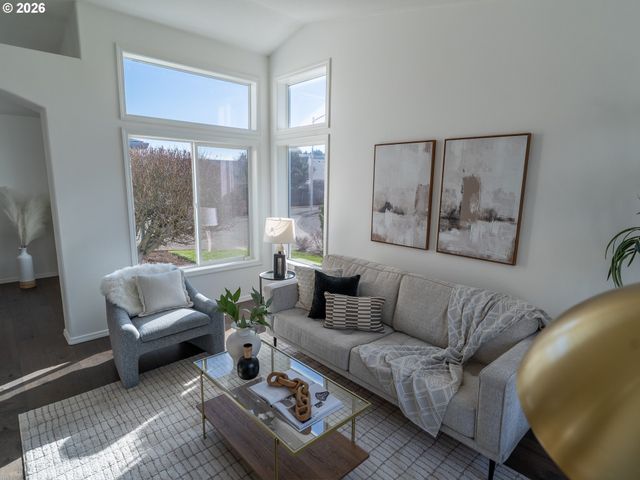 19012 PAULSEN Dr, Oregon City, OR 97045