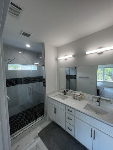 1072B Zophi St, Nashville, TN 37216