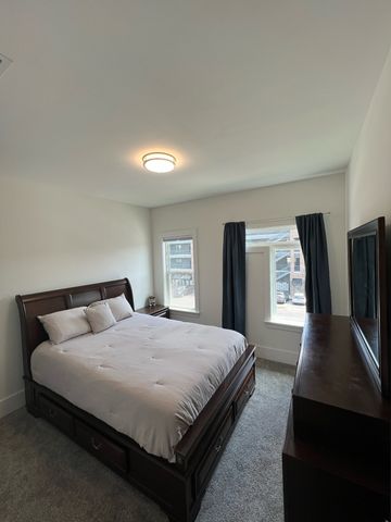 1072B Zophi St, Nashville, TN 37216