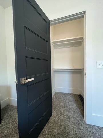 1072B Zophi St, Nashville, TN 37216