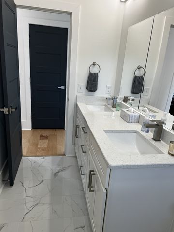 1072B Zophi St, Nashville, TN 37216