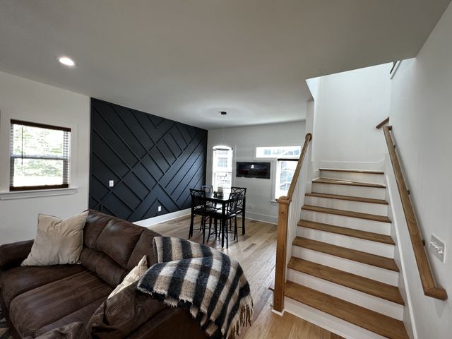 1072B Zophi St, Nashville, TN 37216