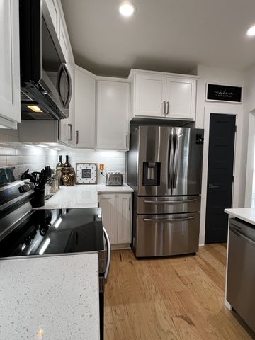 1072B Zophi St, Nashville, TN 37216