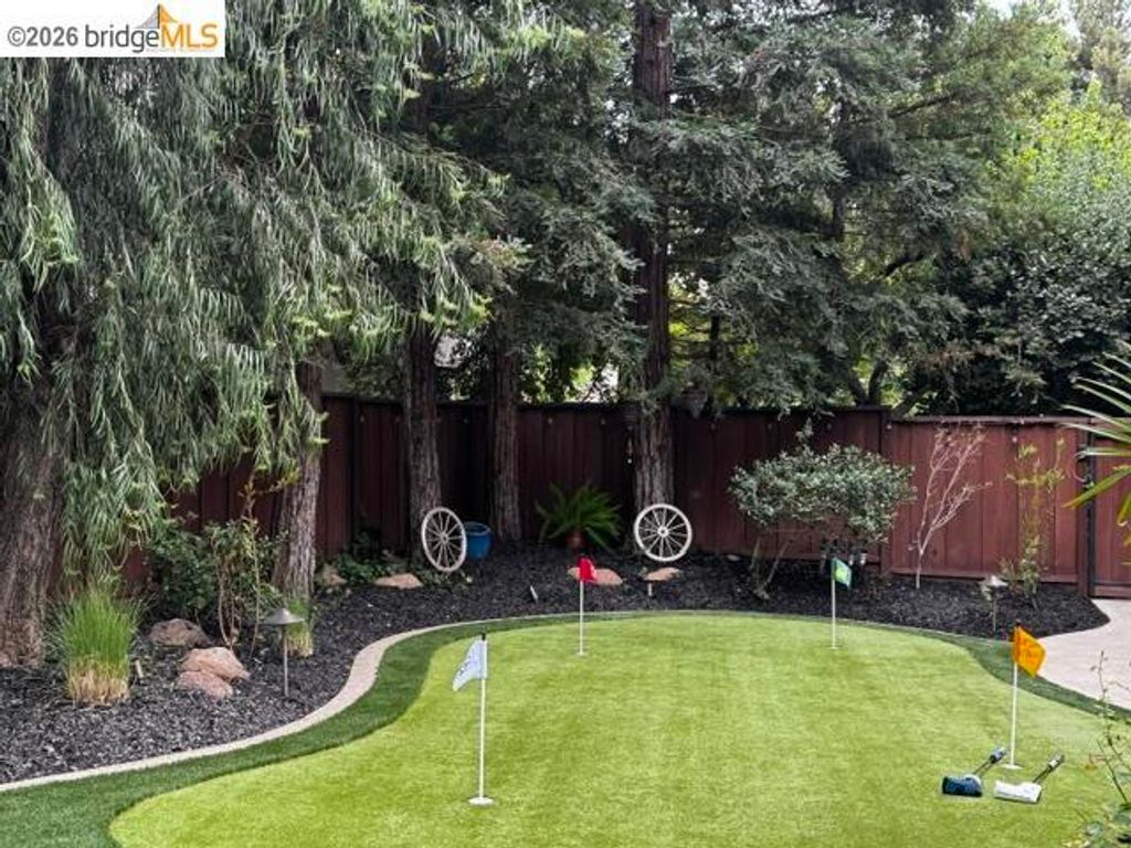 Image 23 of property listing at 550 550 Rutherford Cir, Brentwood, CA 94513