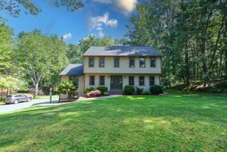 7 Angelo Lane, Londonderry, NH 03053