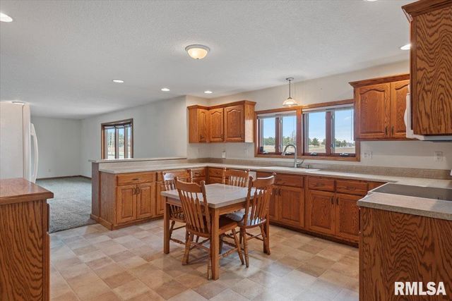 1918 GREENVIEW Street, Taylorville, IL 62568