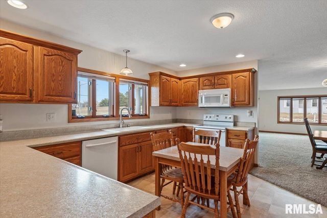 1918 GREENVIEW Street, Taylorville, IL 62568