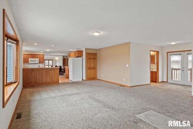 1918 GREENVIEW Street, Taylorville, IL 62568