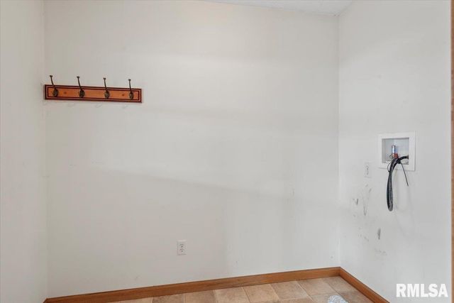 1918 GREENVIEW Street, Taylorville, IL 62568