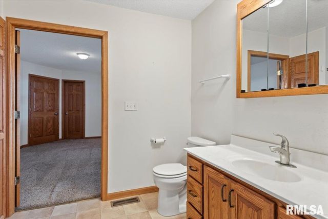 1918 GREENVIEW Street, Taylorville, IL 62568