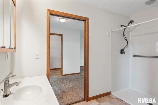 1918 GREENVIEW Street, Taylorville, IL 62568