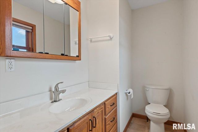 1918 GREENVIEW Street, Taylorville, IL 62568