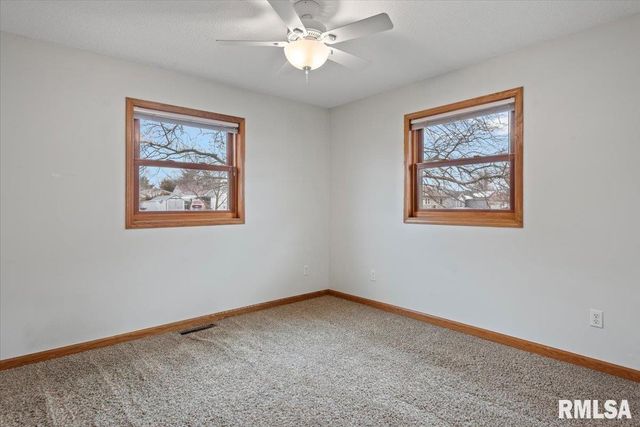 1918 GREENVIEW Street, Taylorville, IL 62568