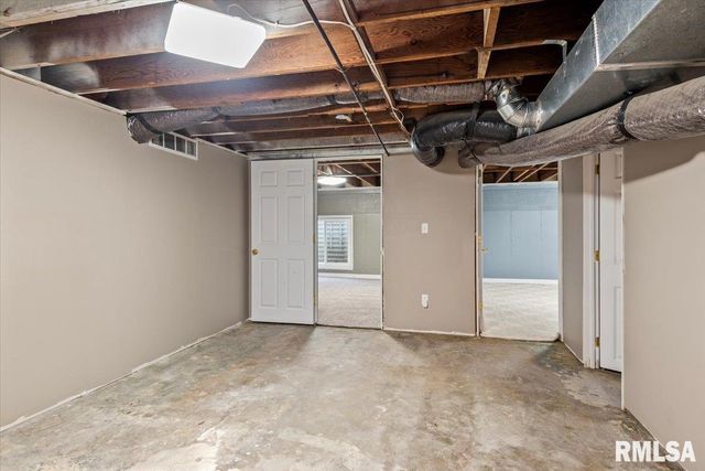 1918 GREENVIEW Street, Taylorville, IL 62568