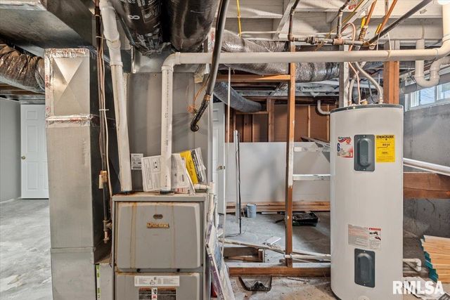 1918 GREENVIEW Street, Taylorville, IL 62568