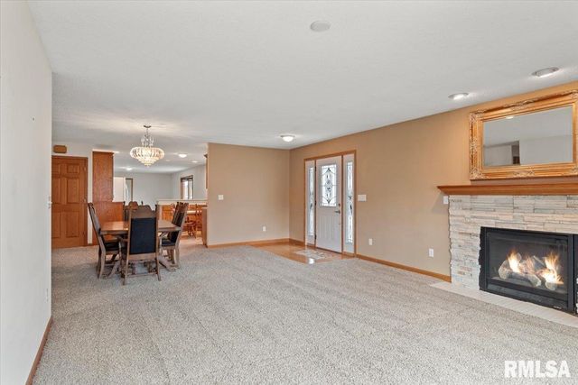 1918 GREENVIEW Street, Taylorville, IL 62568