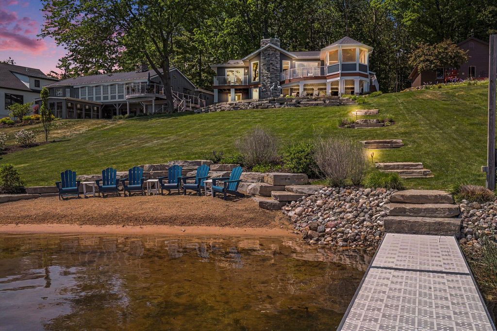 7970 Island Court, Morton Twp, MI 49346