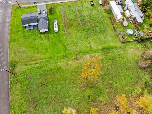 287 E 3RD St, Lowell, OR 97452