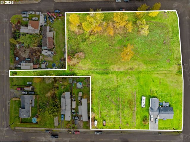 287 E 3RD St, Lowell, OR 97452