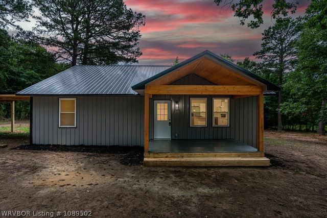 3721 Village Drive, Van Buren, AR 72956