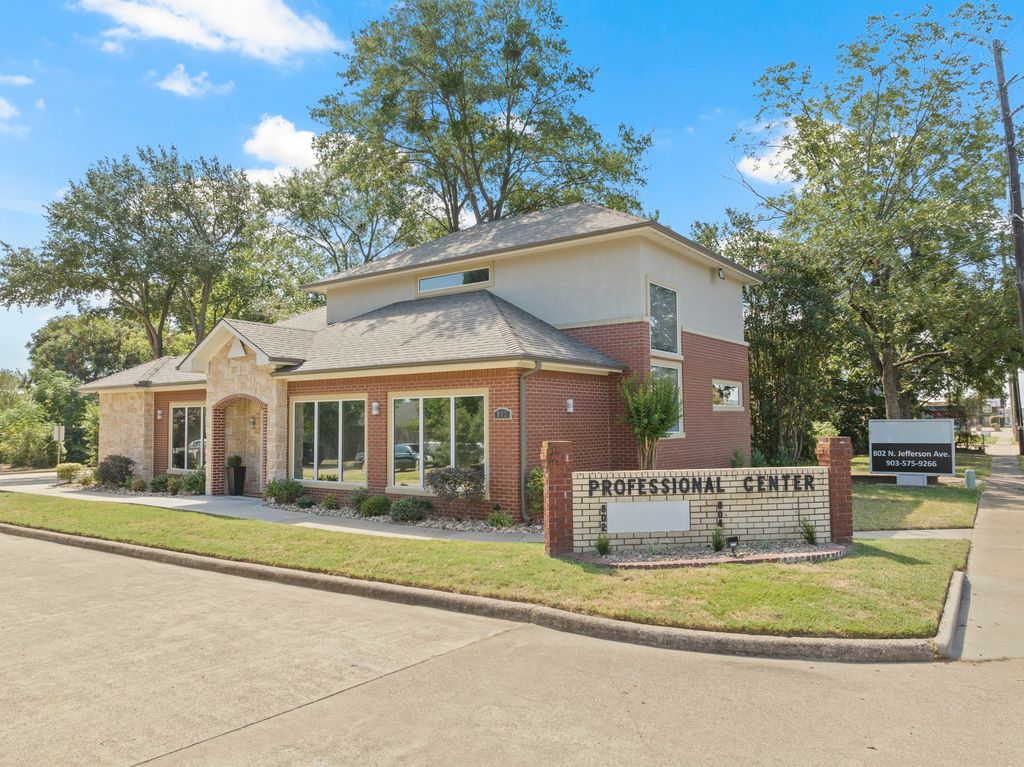 802 N Jefferson, Mt Pleasant, TX 75455