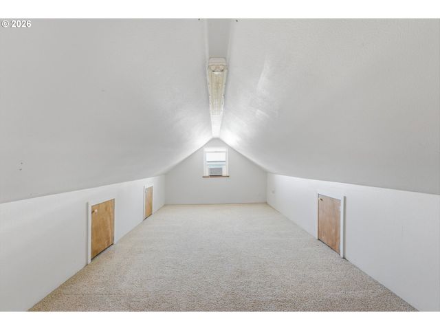 1002 JQ ADAMS St, Oregon City, OR 97045