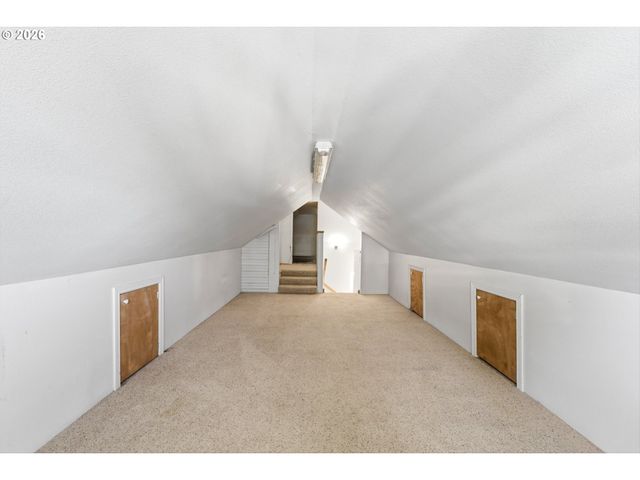 1002 JQ ADAMS St, Oregon City, OR 97045