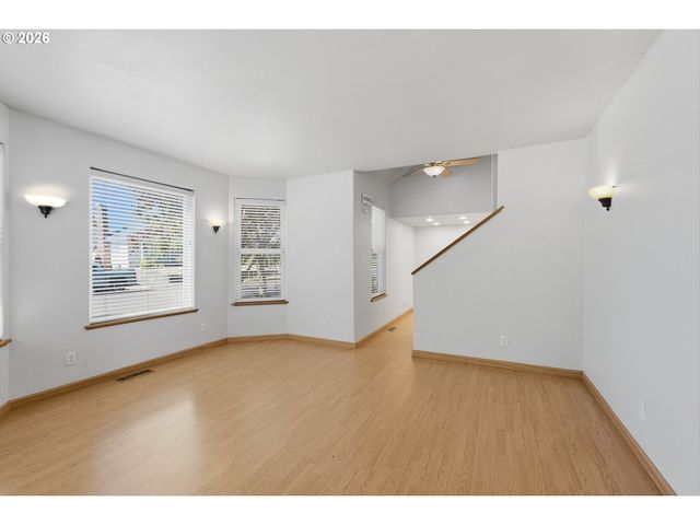1002 JQ ADAMS St, Oregon City, OR 97045