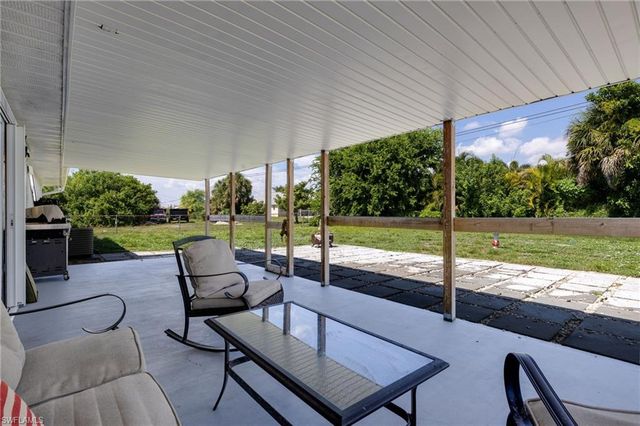 2204 NE 15th PL, Cape Coral, FL 33909