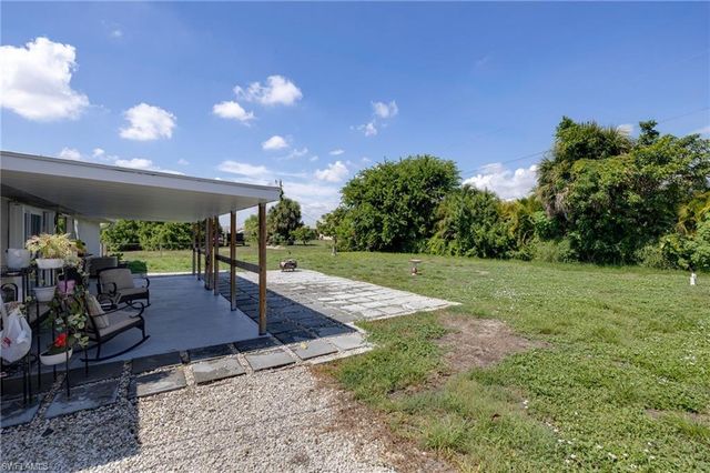 2204 NE 15th PL, Cape Coral, FL 33909