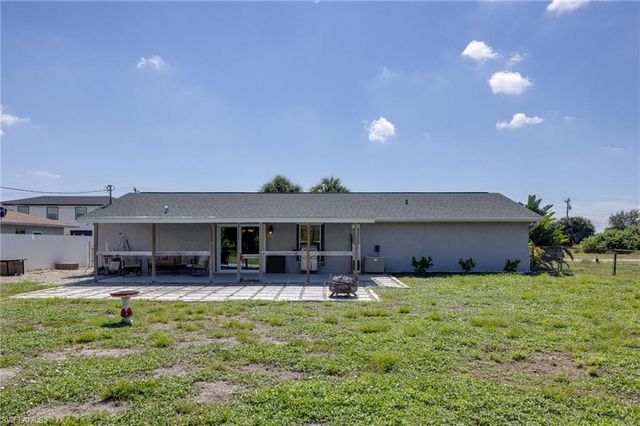 2204 NE 15th PL, Cape Coral, FL 33909