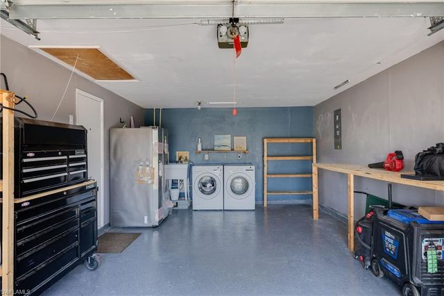 2204 NE 15th PL, Cape Coral, FL 33909