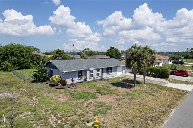 2204 NE 15th PL, Cape Coral, FL 33909