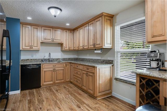 2204 NE 15th PL, Cape Coral, FL 33909