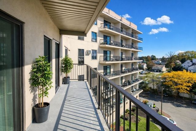 133 Commander Shea Blvd 502, Quincy, MA 02171